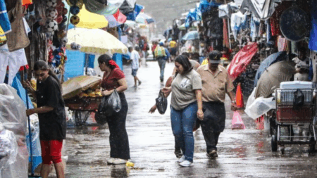 Onda tropical en Honduras: lluvias, tormentas y riesgos de deslizamientos. Mantente alerta.
