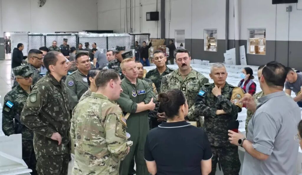 Militares de EE.UU. y Brasil inspeccionan operaciones electorales en Honduras